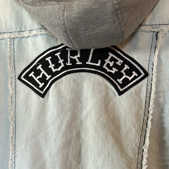 Hurley button down jacket - Picture 2 of 6